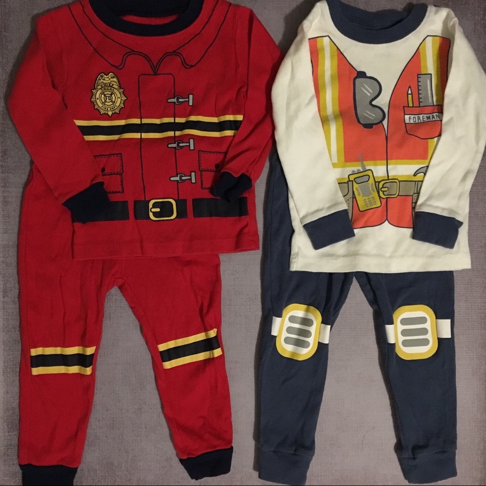 2 pack snug-fit Carter’s character pajamas